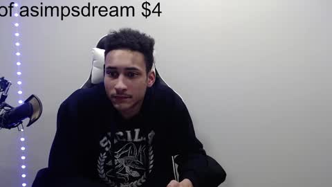 Snapshot of asimpsdream chatting on February 14, 3:22 am asimpsdream online show from February 14, 3:22 am