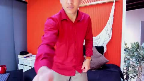 Snapshot of aslyhernandez chatting on April 17, 9:56 am ASLY online show from April 17, 9:56 am