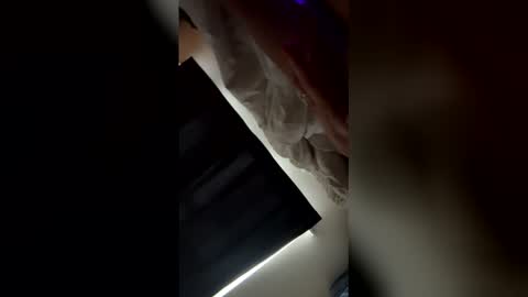 asmall93 online show from March 7, 9:50 am