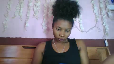Snapshot of asmiraa chatting on May 28, 10:12 am asmiraa online show from May 28, 10:12 am