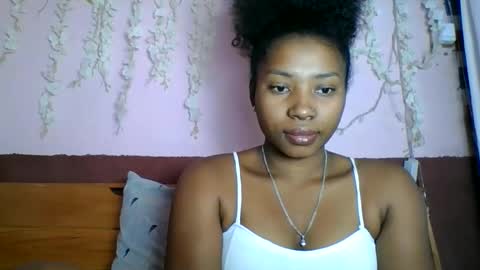 Snapshot of asmiraa chatting on May 30, 11:40 am asmiraa online show from May 30, 11:40 am