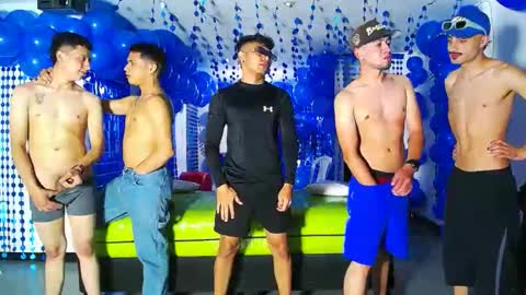 Snapshot of asmodeus7100 chatting on December 4, 3:26 am THOMAS AND DAMIAND online show from December 4, 3:26 am