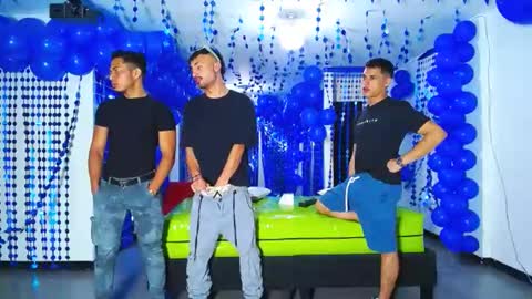 Snapshot of asmodeus7100 chatting on December 13, 12:20 am THOMAS AND DAMIAND online show from December 13, 12:20 am