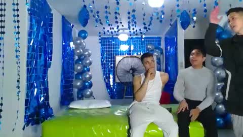 Snapshot of asmodeus7100 chatting on February 7, 12:09 am THOMAS AND DAMIAND online show from February 7, 12:09 am