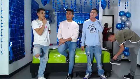 Snapshot of asmodeus7100 chatting on February 16, 12:19 am THOMAS AND DAMIAND online show from February 16, 12:19 am