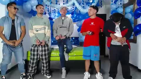 Snapshot of asmodeus7100 chatting on March 12, 12:20 am THOMAS AND DAMIAND online show from March 12, 12:20 am