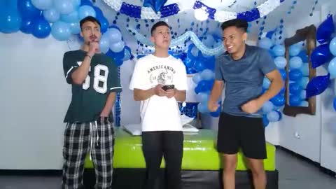 Snapshot of asmodeus7100 chatting on March 12, 3:24 am THOMAS AND DAMIAND online show from March 12, 3:24 am