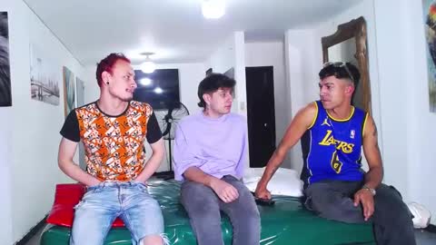 Snapshot of asmodeus7100 chatting on September 12, 5:46 pm THOMAS AND DAMIAND online show from September 12, 5:46 pm