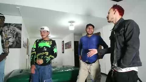 Snapshot of asmodeus7100 chatting on September 20, 6:20 pm THOMAS AND DAMIAND online show from September 20, 6:20 pm