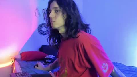 asmodeuszz online show from December 3, 5:20 am