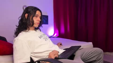 asmodeuszz online show from February 16, 8:43 am