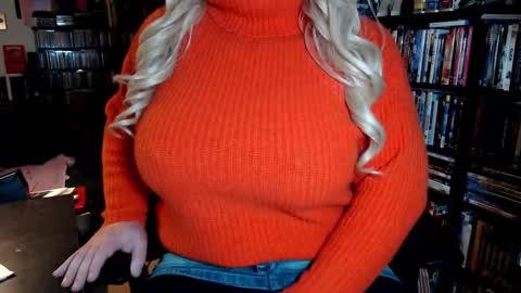 Aspen Vale online show from November 12, 2:01 am