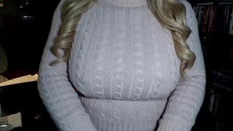 Aspen Vale online show from November 26, 12:22 am