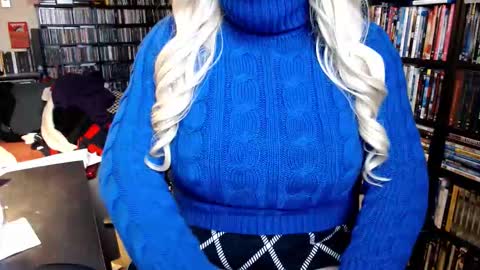 Aspen Vale online show from December 13, 7:53 pm