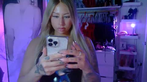 Snapshot of aspenmadden chatting on January 13, 11:49 pm iwantaspen online show from January 13, 11:49 pm