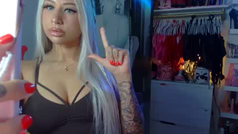 Snapshot of aspenmadden chatting on September 23, 10:02 pm iwantaspen online show from September 23, 10:02 pm