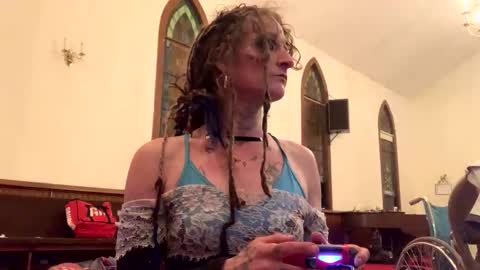 aspiringturtlegirl online show from April 12, 1:43 am