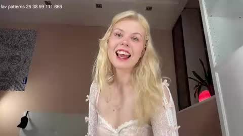 Snapshot of ass_latte chatting on July 31, 11:37 pm Sasha online show from July 31, 11:37 pm