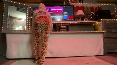 SIR WILLIAM online show from February 3, 7:02 am