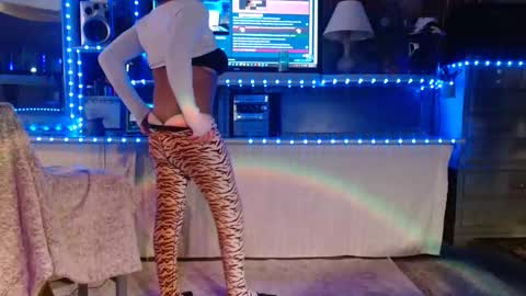 Snapshot of ass_so_sweet chatting on March 23, 5:11 am SIR WILLIAM online show from March 23, 5:11 am