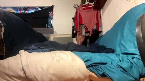 Snapshot of assilem277 chatting on January 27, 10:06 pm danni travis online show from January 27, 10:06 pm