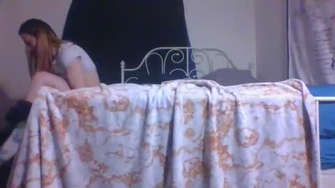 Snapshot of assilem277 chatting on February 22, 8:40 am danni travis online show from February 22, 8:40 am