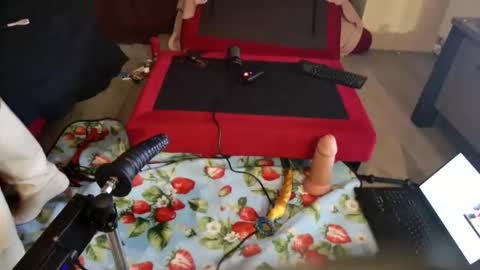 Snapshot of asstoy19 chatting on November 2, 7:27 pm asstoy19 online show from November 2, 7:27 pm