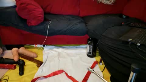 Snapshot of asstoy19 chatting on November 3, 2:29 pm asstoy19 online show from November 3, 2:29 pm