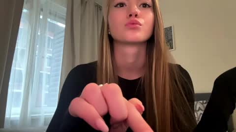 Snapshot of assuntachaples chatting on April 6, 12:17 pm DiLuna online show from April 6, 12:17 pm