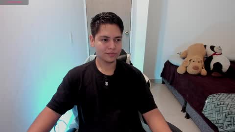 Snapshot of asta_kuro chatting on May 12, 6:43 am Asta Kuno online show from May 12, 6:43 am