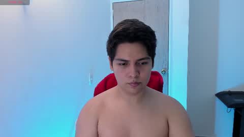 Snapshot of asta_kuro chatting on August 3, 9:04 am Asta Kuno online show from August 3, 9:04 am