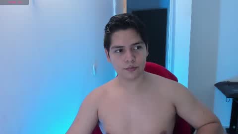 Snapshot of asta_kuro chatting on August 4, 9:12 am Asta Kuno online show from August 4, 9:12 am