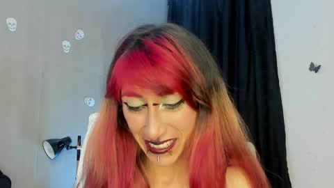 Snapshot of asterothxznikki chatting on June 4, 5:30 pm Asterothxznikki online show from June 4, 5:30 pm