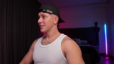 Snapshot of astonhills chatting on September 21, 1:18 am astonhills online show from September 21, 1:18 am