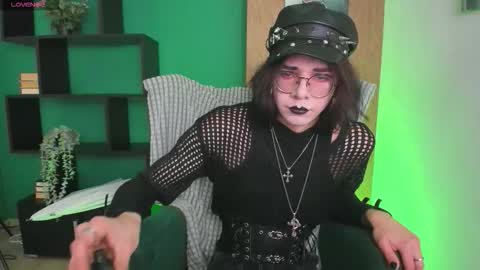 Snapshot of astortepes chatting on October 30, 10:49 am A S T O R online show from October 30, 10:49 am