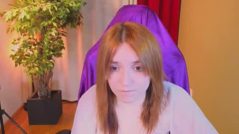 Snapshot of astra_lis chatting on October 4, 9:02 pm Astra online show from October 4, 9:02 pm