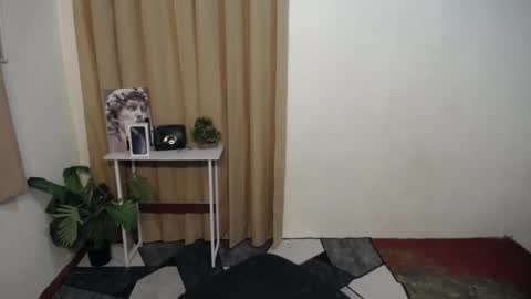 Anna online show from January 8, 2:35 pm