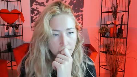 astramonroe online show from September 9, 10:26 am