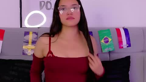 Snapshot of astred_hells chatting on July 15, 11:37 am Astred online show from July 15, 11:37 am