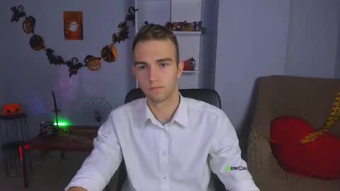 astren online show from October 28, 1:25 pm