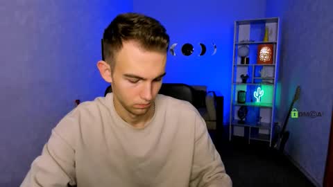 astren online show from December 17, 6:41 am