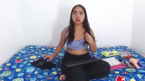 Snapshot of astridvagina18 chatting on December 31, 12:04 pm ASTRID online show from December 31, 12:04 pm