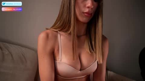 Astrid online show from April 14, 1:28 pm