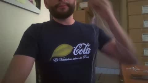 Snapshot of astro_boy_01 chatting on December 5, 9:17 pm astro_boy_01 online show from December 5, 9:17 pm