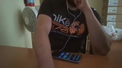 Snapshot of astro_boy_01 chatting on January 6, 9:22 pm astro_boy_01 online show from January 6, 9:22 pm