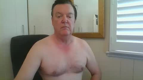 Snapshot of astute008 chatting on November 26, 1:17 am astute008 online show from November 26, 1:17 am