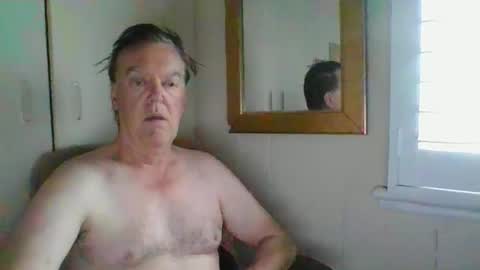 Snapshot of astute008 chatting on February 2, 8:18 pm astute008 online show from February 2, 8:18 pm