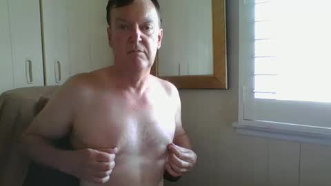 Snapshot of astute008 chatting on February 20, 12:07 am astute008 online show from February 20, 12:07 am