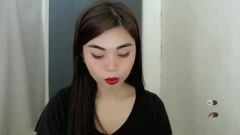 Snapshot of asuna_charming chatting on December 25, 4:11 pm asuna_charming online show from December 25, 4:11 pm