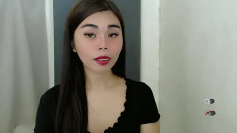 Snapshot of asuna_charming chatting on January 15, 9:56 am asuna_charming online show from January 15, 9:56 am